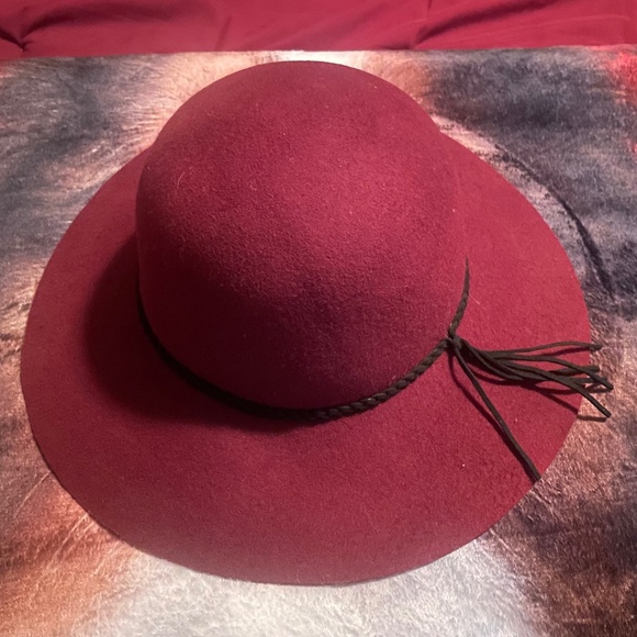 Burgundy Hat - Picture 1 of 1